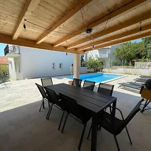 Maja Apartmán